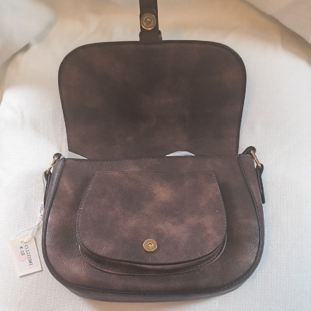 Elegant Brown Crossbody Bag with Gold Buckle - Picture 3 of 7